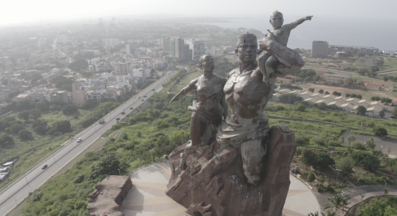 Prise aérienne du Monument de la Renaissance Africaine